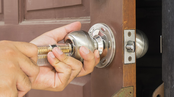 Read more about the article Why Security Lights And Locks Aren’t Enough